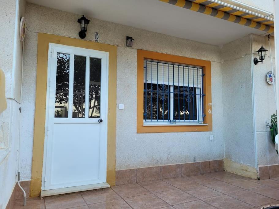 Apartamento Bajo Con Terraza Y Piscina トレビエハ エクステリア 写真